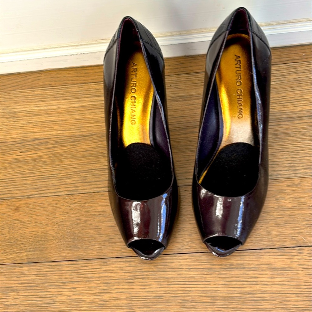 Oxblood patten shoes! Perfect condition!